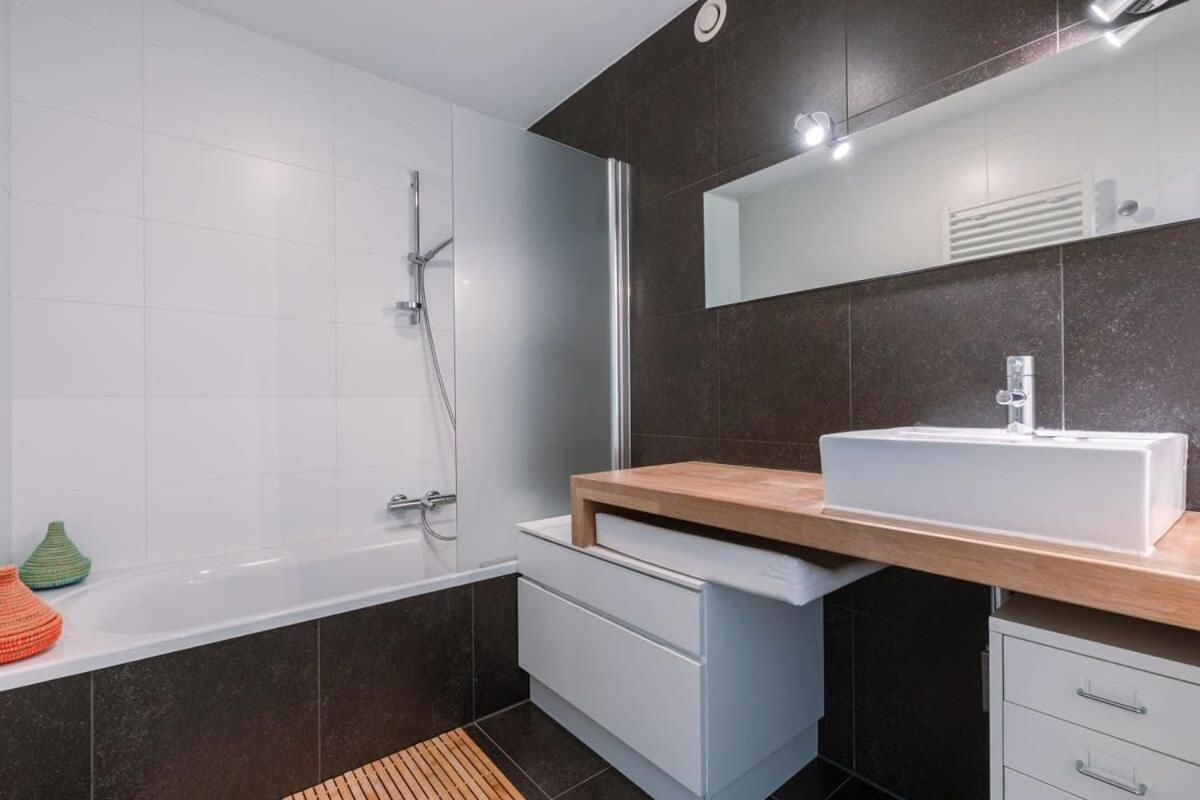 Bright Apartment Nearby The Beach In デ ハーン エクステリア 写真
